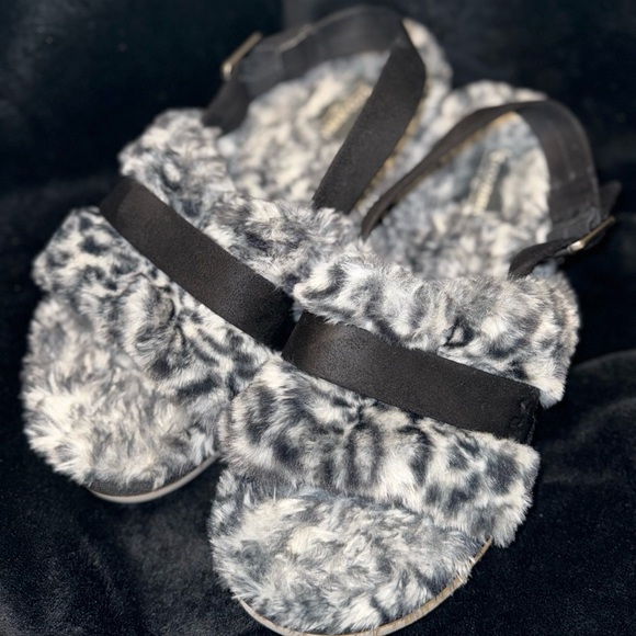 Koolaburra By UGG Fuzzed Out Cheetah Womens Size 9 Black White Slide Sandals - Picture 3 of 15